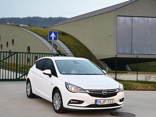 - Opel Astra K.   