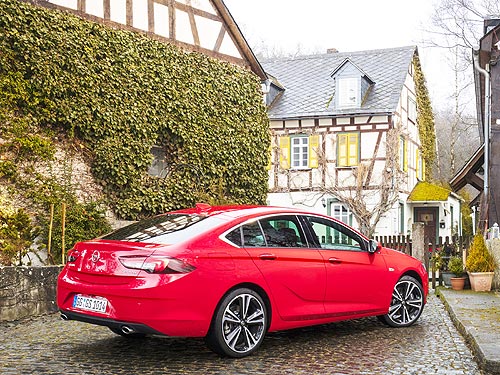 - Opel Insignia New:      -