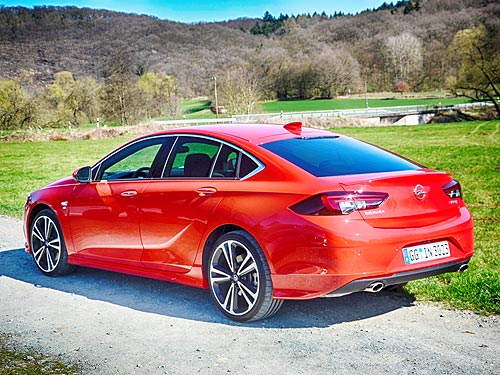 - Opel Insignia New:      -