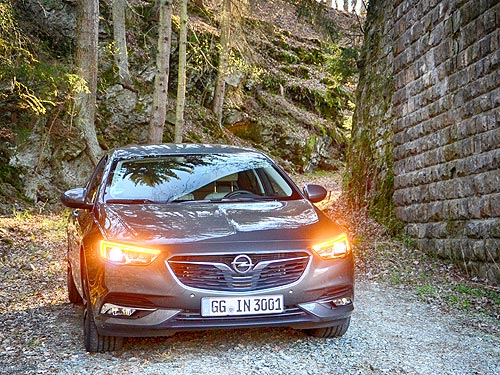 - Opel Insignia New:      -