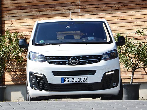   . - Opel Zafira Life - Opel