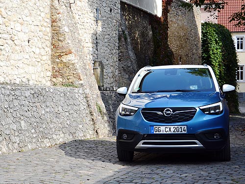 - Opel Crossland X:    SUV    - Opel