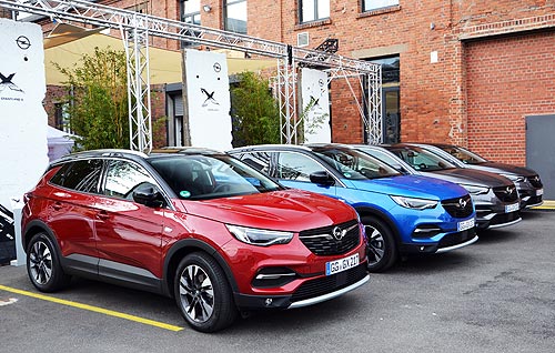 - Opel Grandland X.    - Opel