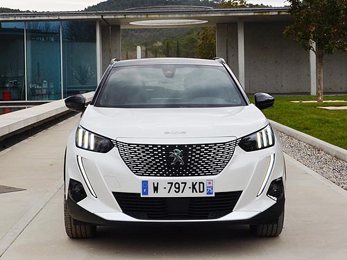   ,    . - Peugeot e-2008 - Peugeot