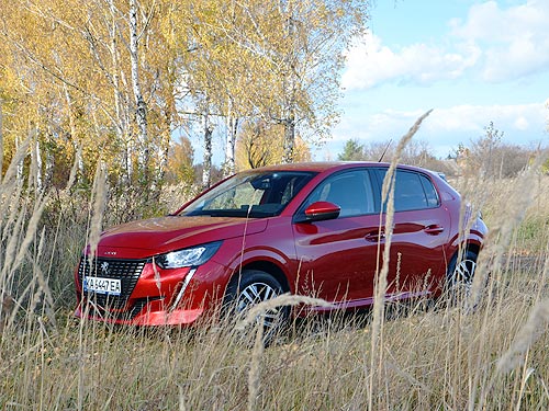   . - Peugeot 208 - Peugeot