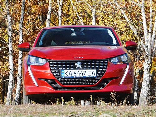   . - Peugeot 208 - Peugeot