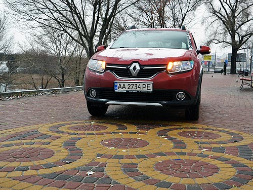 Тест-драйв Renault Sandero Stepway с двигателем 0,9 л и роботом - Renault