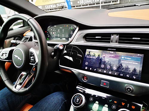 Jaguar I-Pace  Audi e-tron.     ? - Jaguar