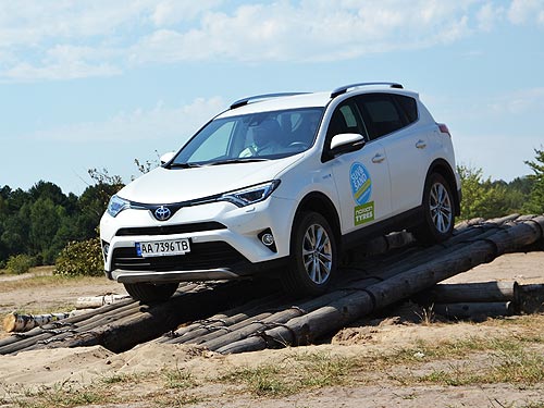   Toyota RAV4, Skoda Karoq, Hyundai Tucson  Suzuki SX4 - 